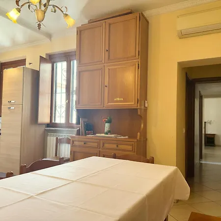 Anthony House, Anthony Floor 3, Castro Pretorio *